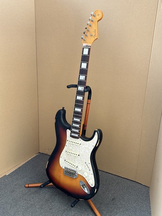 FINALSALE対象商品30%OFF! 【おまけ付き】Fender ストラトキャスター