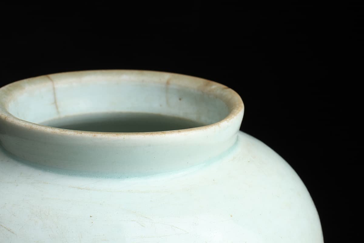 EF577 朝鮮古美術 李朝 白磁壺 高11.3cm 重695g・李朝壺・白磁壷・白瓷