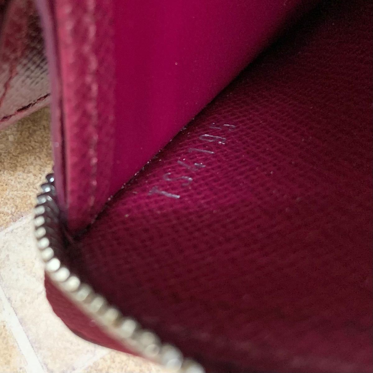 【美品】ルイヴィトン ジッピーコインパース ミニ財布 フューシャ 赤 紫 ピンク ラウンドファスナー 定期入 コンパクトウォレット