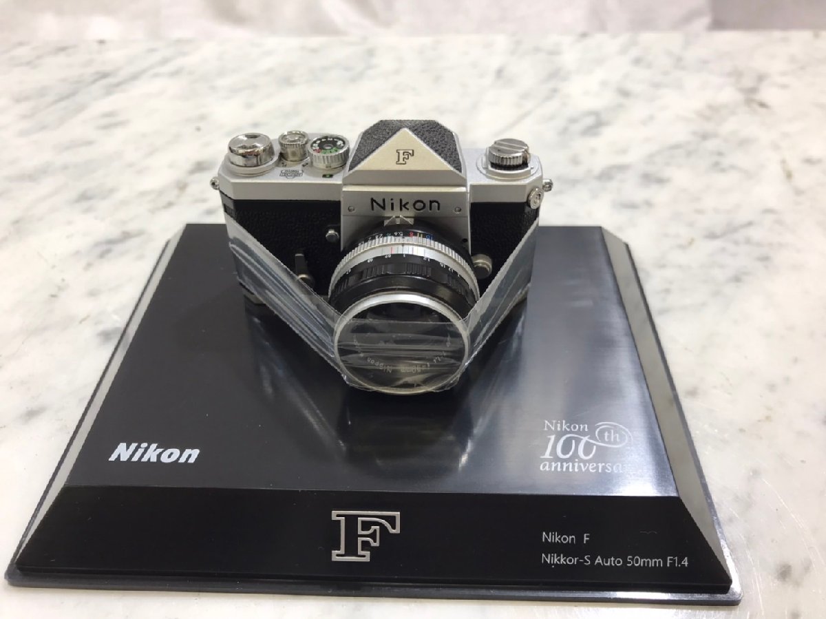 売り切れ必至！ Nikon100周年記念カメラモデルバッジ Nikon100周年記念