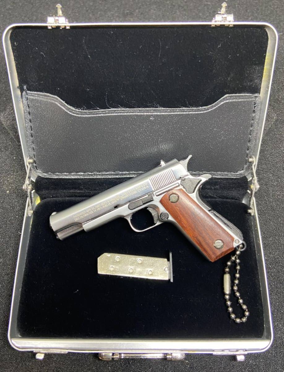 ★新品★1/3scale コルト　ガバメント　M 1911A1★ミニチュアモデルガン★サテンsilver★(金属製)★(木製グリップ)★アタッシュケース付属_ゆうパケット(全国送料無料)にてお届け