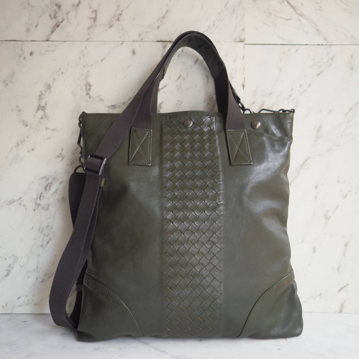 良品 ボッテガヴェネタ BOTTEGA VENETA イントレチャート 2way トートバッグ ショルダーバッグ レザー カーキ グリーン A4 メンズ