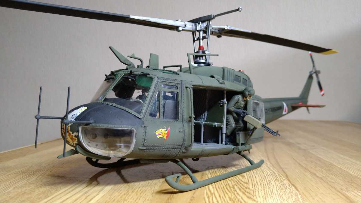 Yahoo!オークション - ドラゴン1/35 アメリカ軍 UH-1D HUEY 完成品 Yahoo!オークション - ドラゴン1/35 アメリカ軍 UH-1D HUEY 完成品