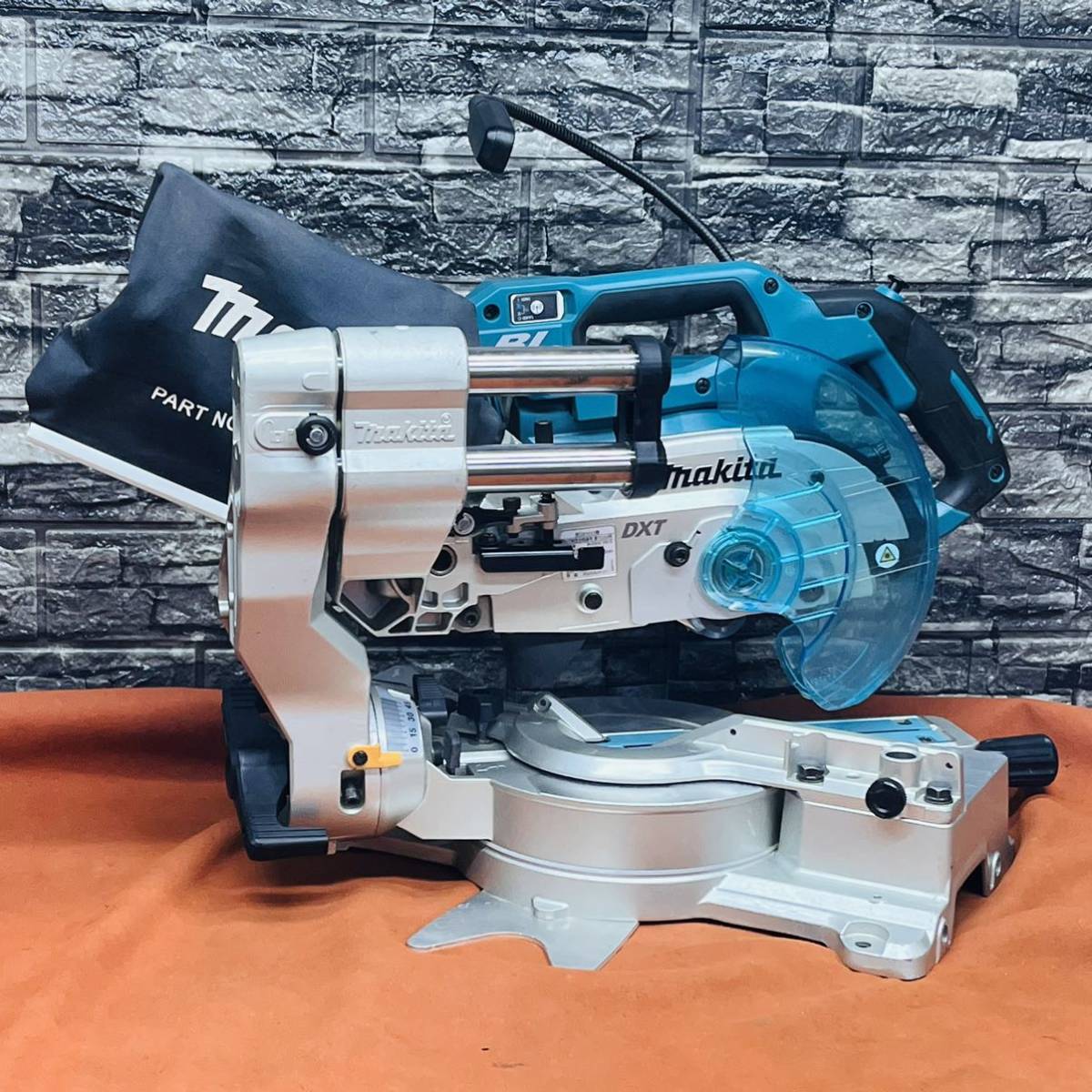 良品 マキタ makita 18V 165mm 充電式 卓上マルノコ LS610DZ 本体のみ