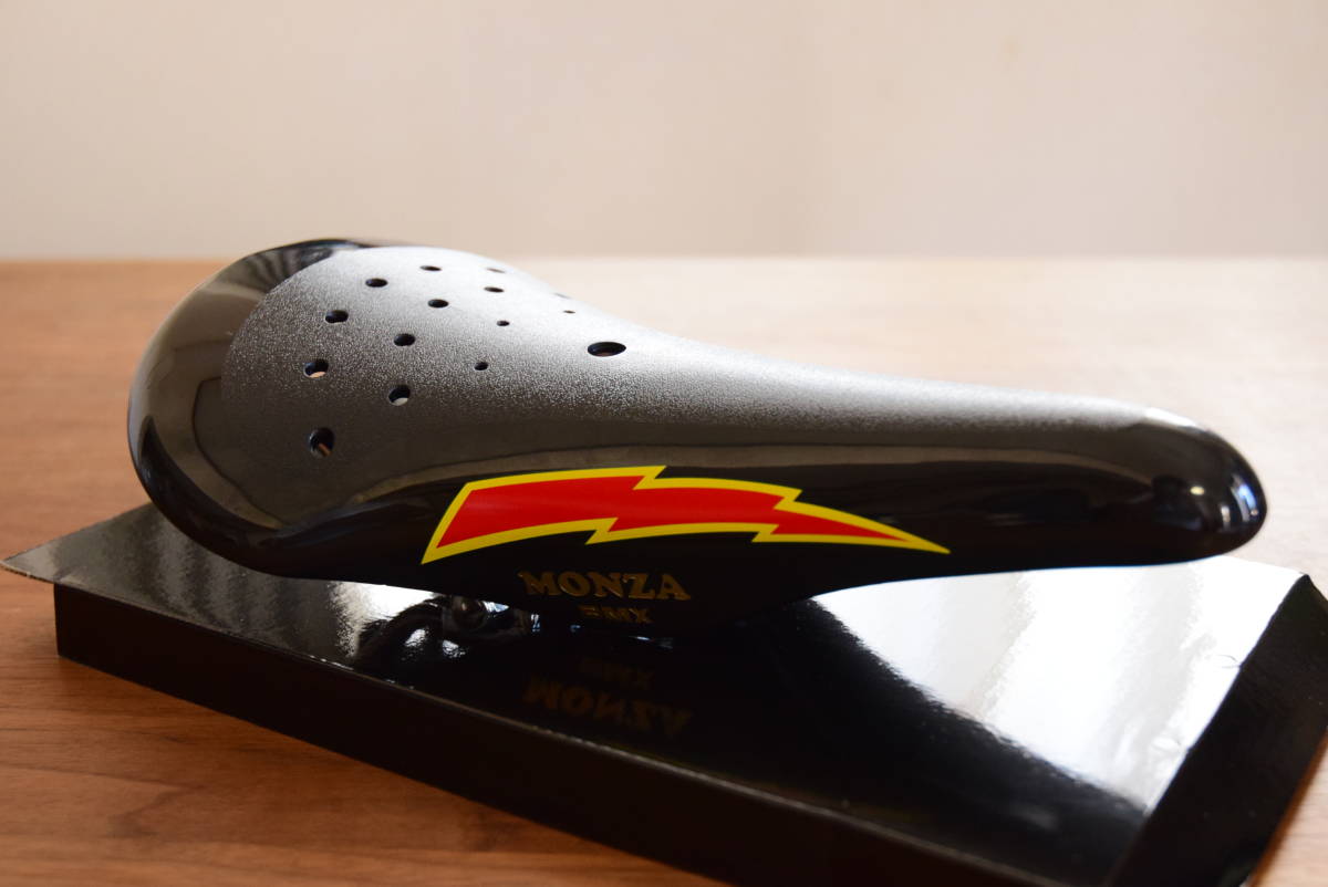 MONZA LIGHTNING BOLT SEAT ic.sch.id