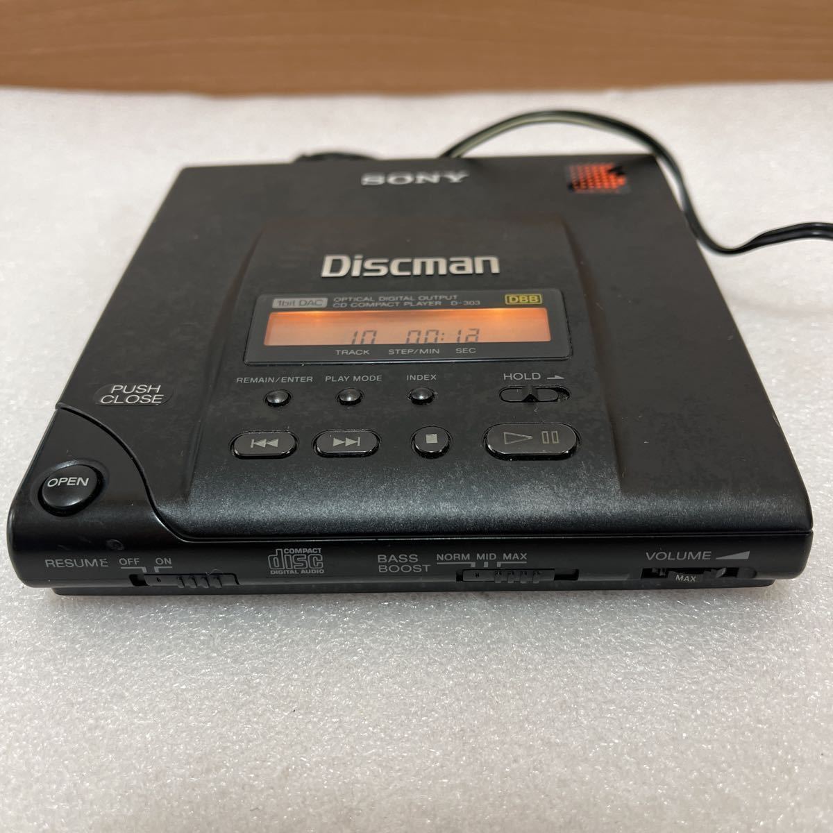 SONY Discman D-303 ディスクマン ポータブルCDプレーヤー CDウォークマン CD再生確認済み