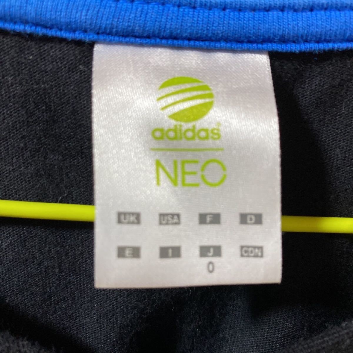 adidas Tシャツ　アディダスneo 総柄 デザイン ロゴ　ST ブラジルシリーズＴシャツ　XL