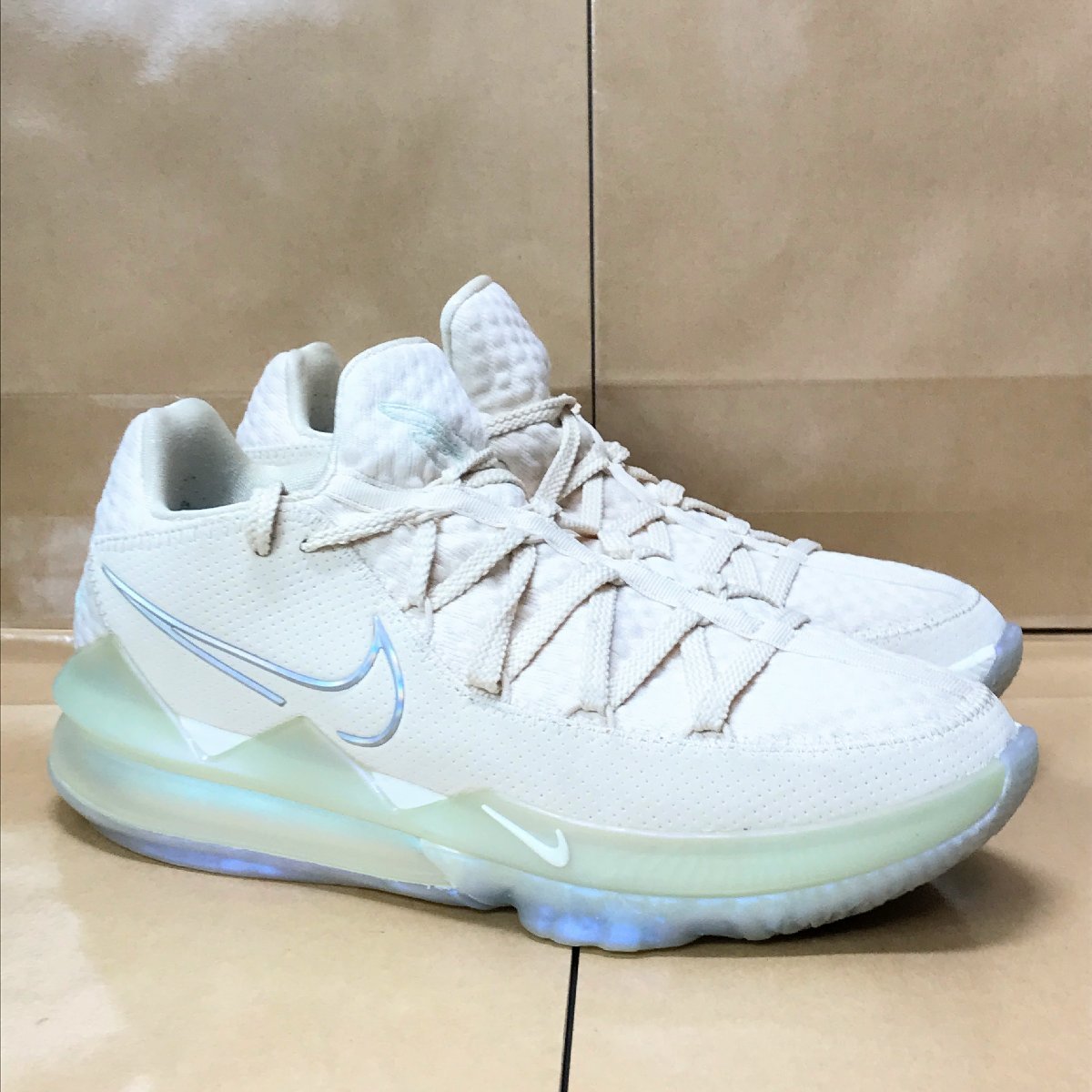 ページにて】 ナイキ NIKE レブロン 'EASTER' スニーカー メンズ