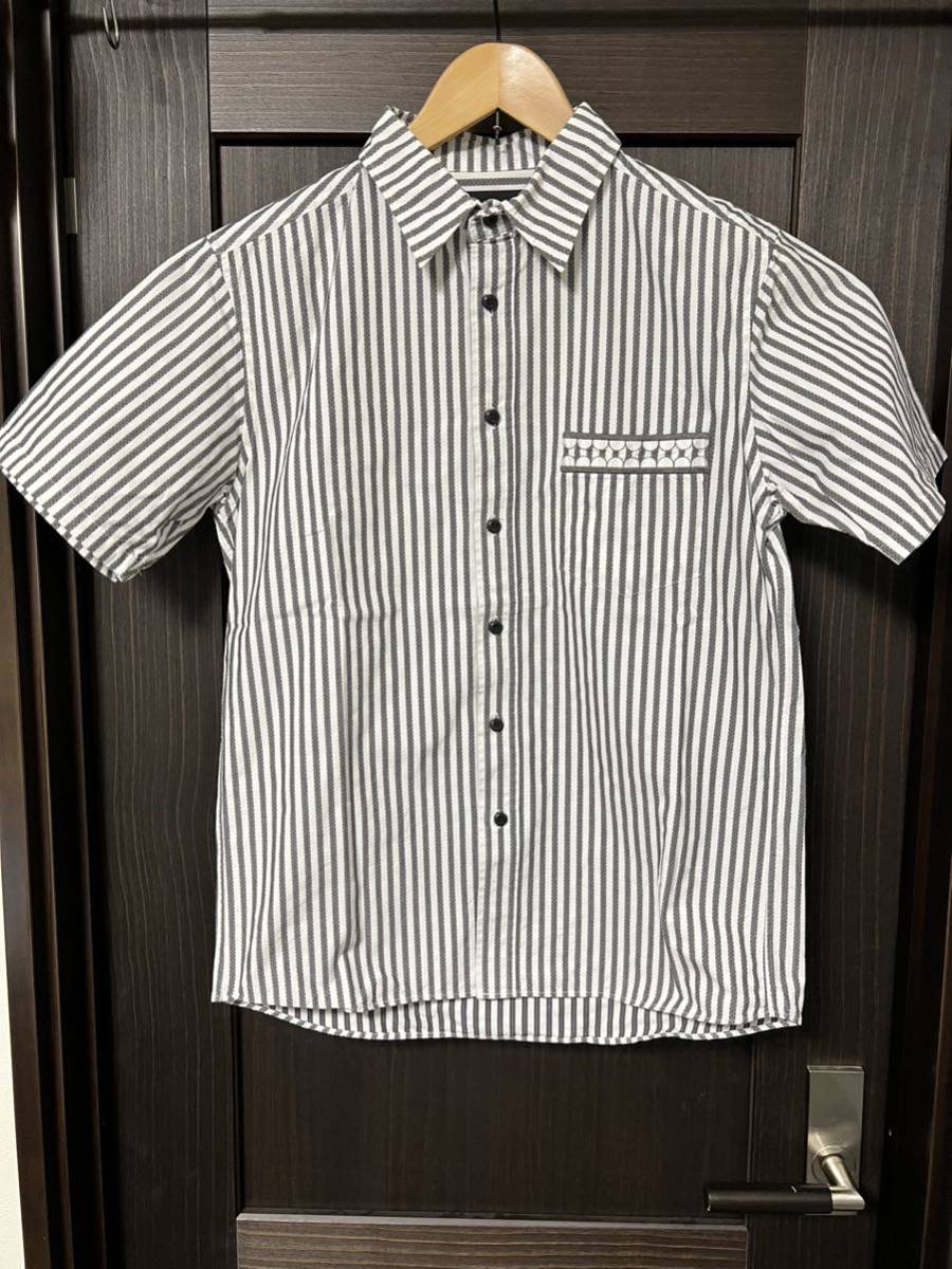 original fake KAWS stripe shirt オリジナルフェイク　カウズ　ストライプ　半袖シャツ 希少_画像1