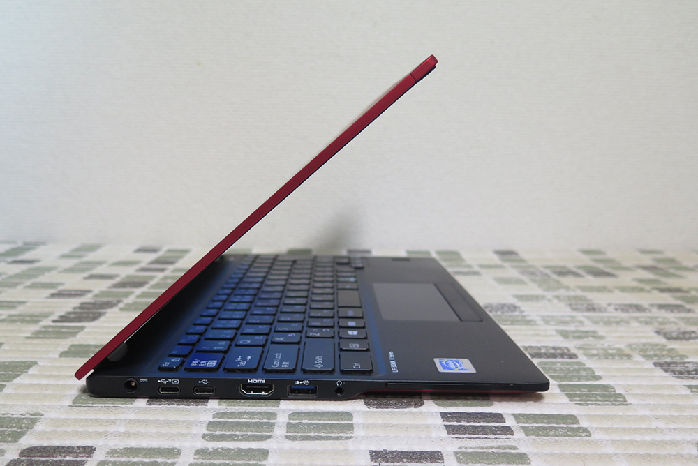 ートパソコ 2019年7月モデル 重量918g CPU第8世代 13.3型FHD液晶