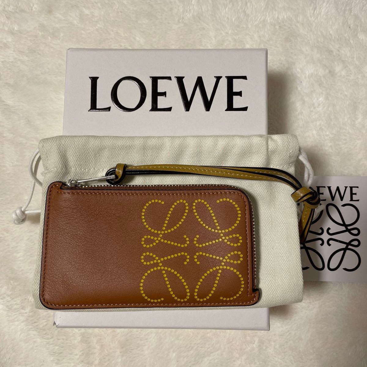 安心の国内正規品 【極美品】ロエベ フラグメントケース アナグラム