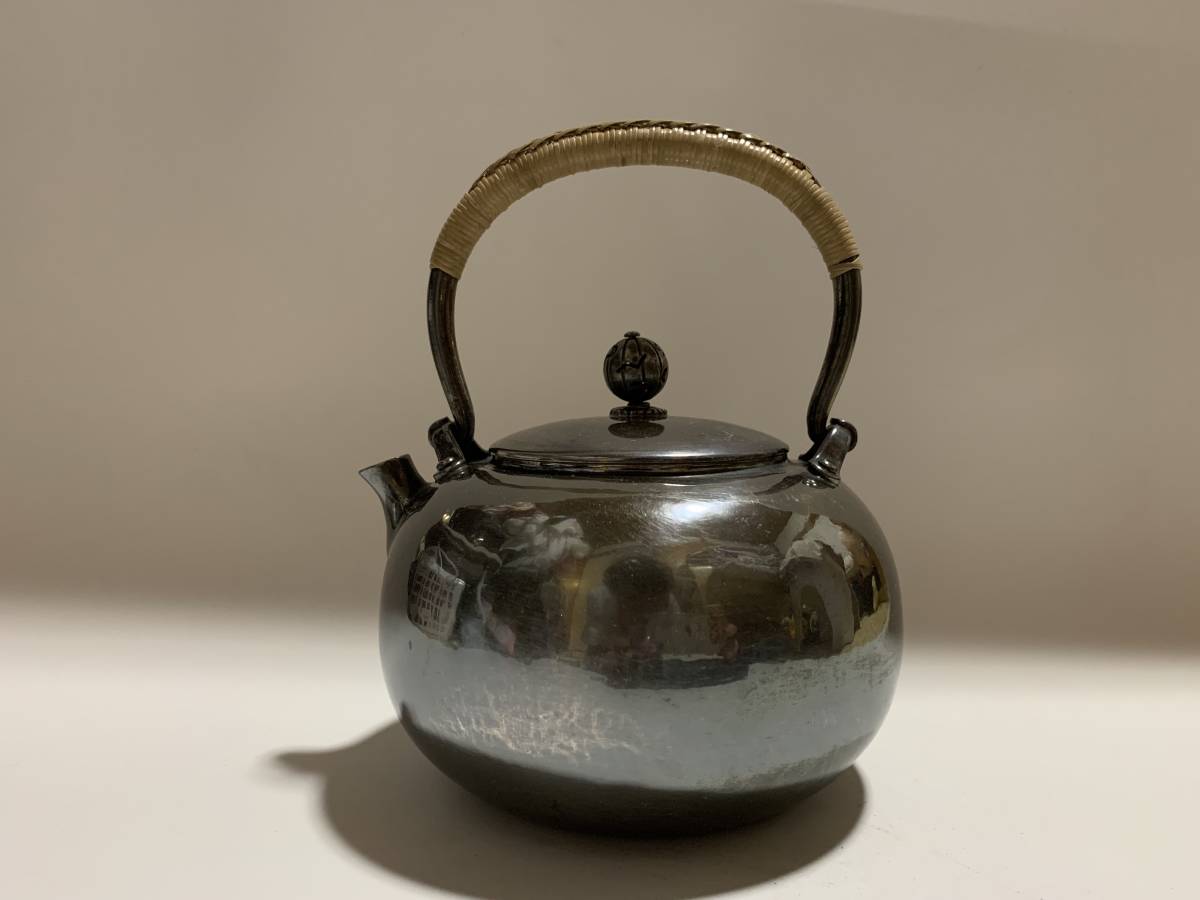 時代 純銀製 北村静香造 藤巻提手 丸形 口打出湯沸 工芸品 古美術品 銀瓶 煎茶道具