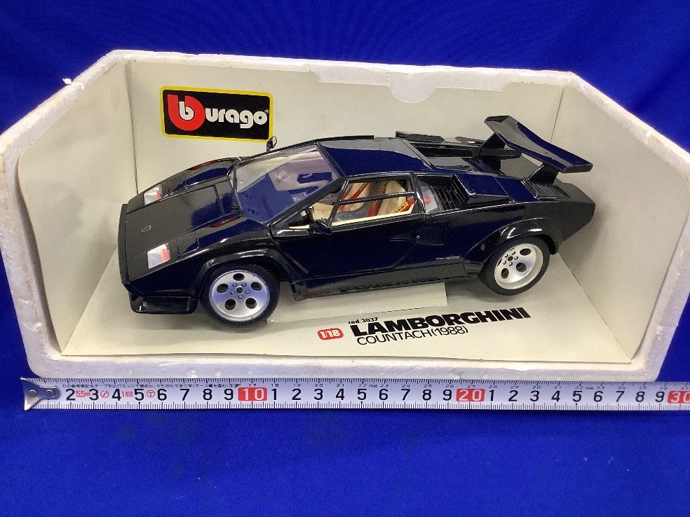 burago ブラーゴ 1/18 ランボルギーニ カウンタック 1988 イタリア製
