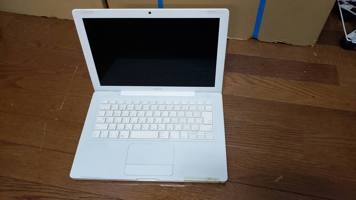 【PC周辺機器】 Apple MacBook A1181 本体のみ（HDD、メモリー、ACアダプター無し） 起動のみ確認 ノート パソコン アップル マックブック_画像2