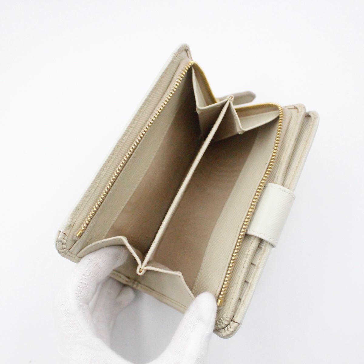 極美品】プラダ ミニ財布 ホワイト L字ファスナー コンパクト