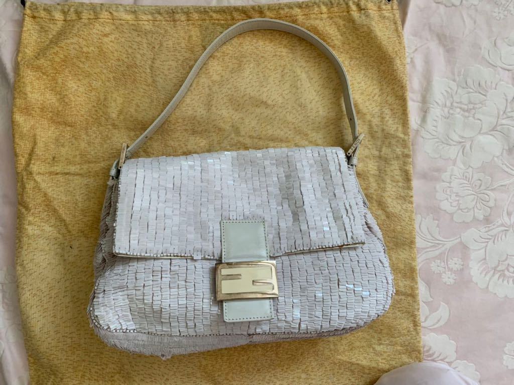 FENDI フェンディ マンマ バケット ホワイトスパンコール バゲット
