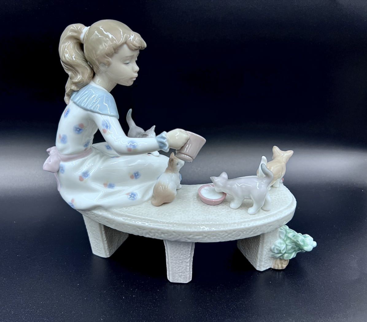 美品】LLADRO リヤドロ No. 6109『ミルクのお時間』西洋陶磁器 少女 猫