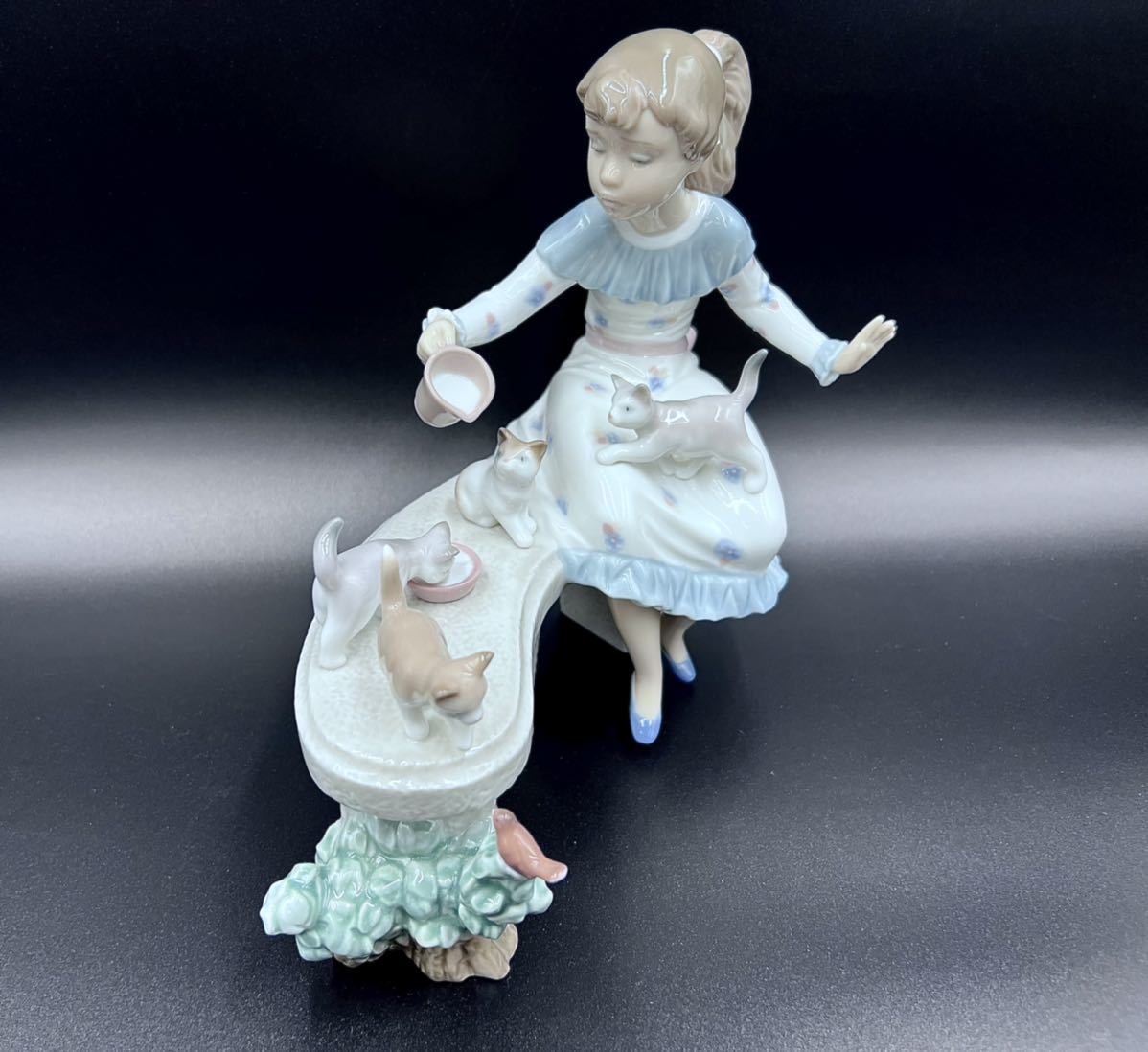 美品】LLADRO リヤドロ No. 6109『ミルクのお時間』西洋陶磁器 少女 猫