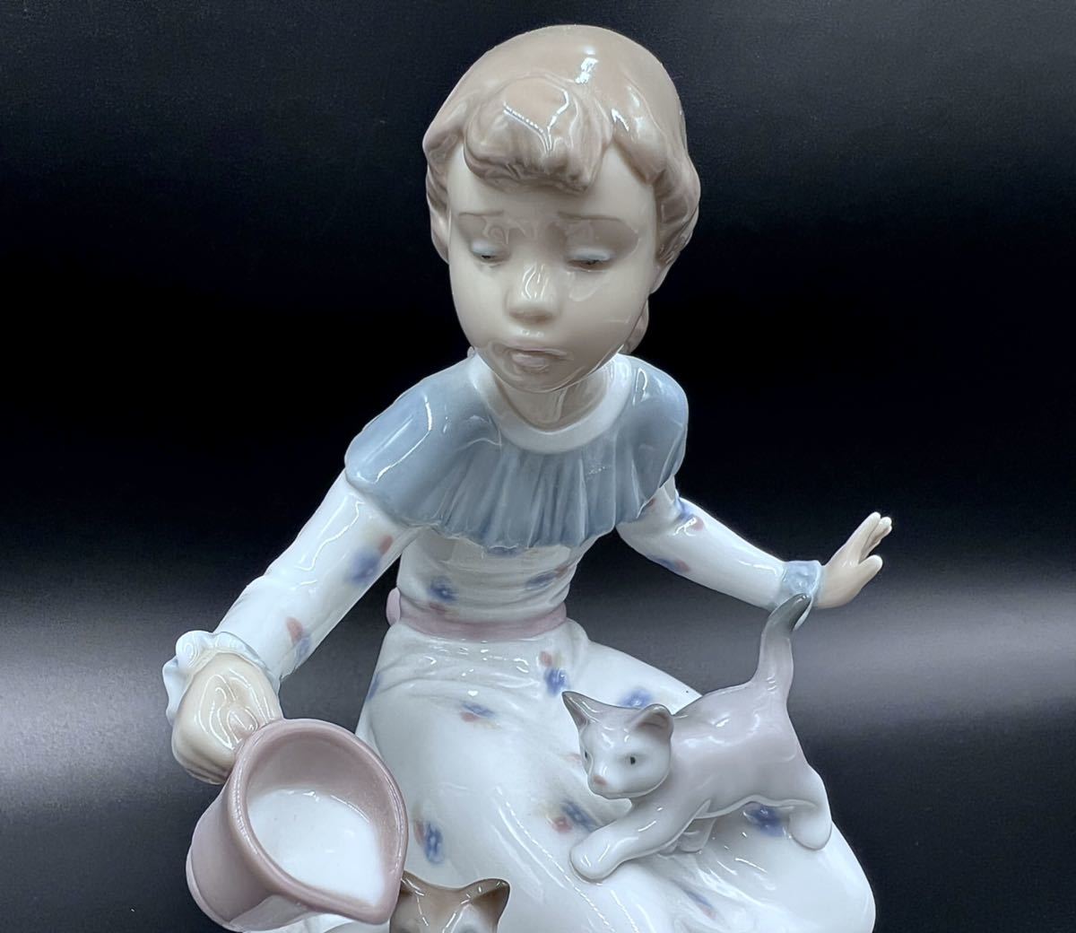 美品】LLADRO リヤドロ No. 6109『ミルクのお時間』西洋陶磁器 少女 猫