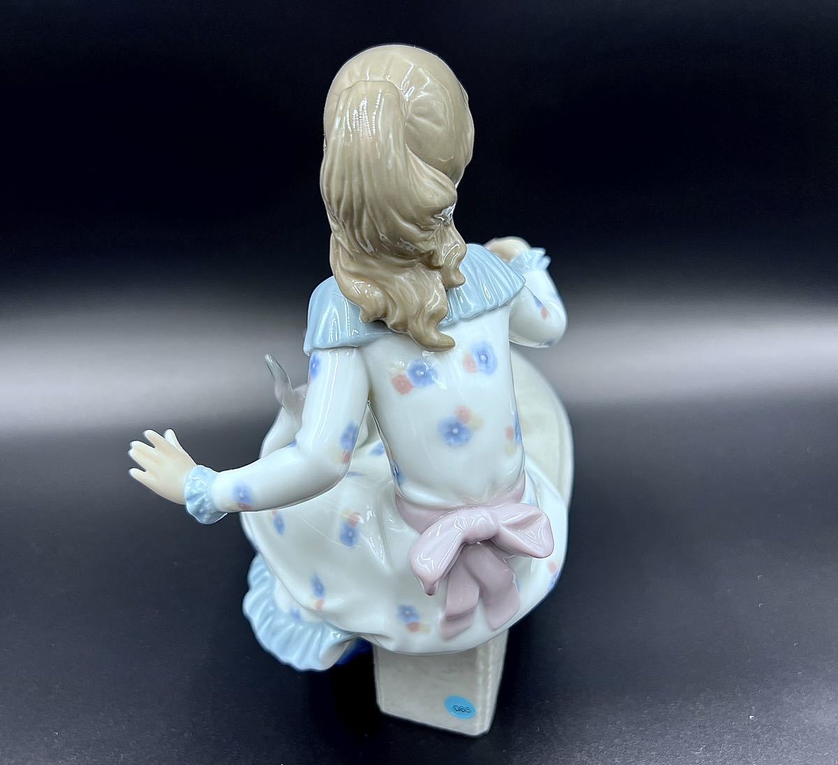 美品】LLADRO リヤドロ No. 6109『ミルクのお時間』西洋陶磁器 少女 猫