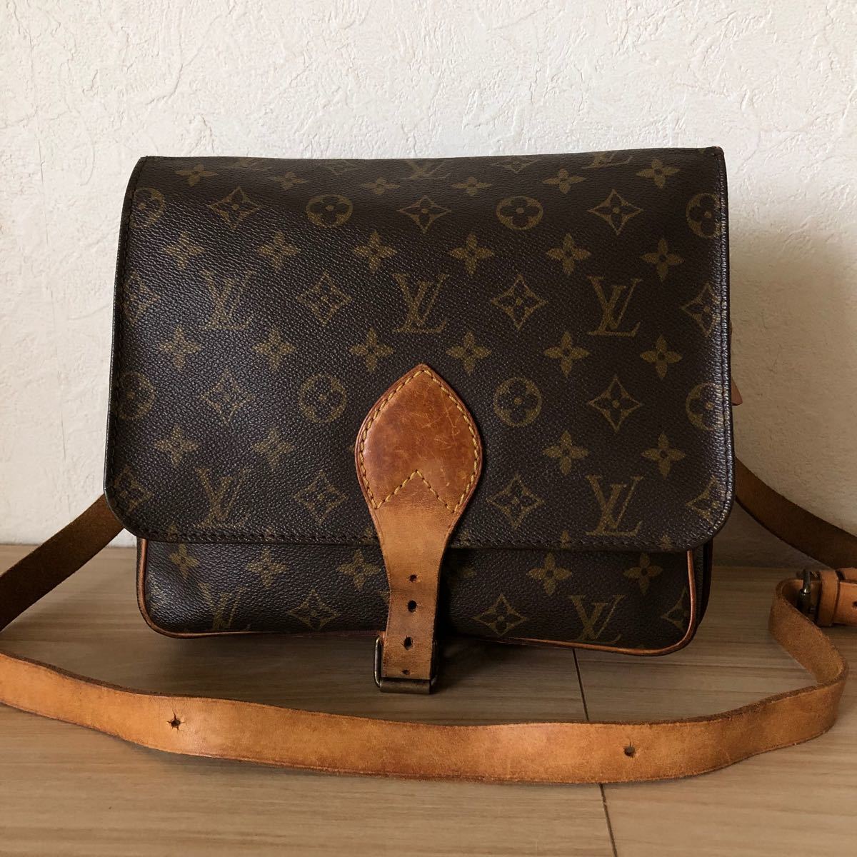 LOUIS VUITTON ルイヴィトン LV カルトシエール モノグラム ショルダー