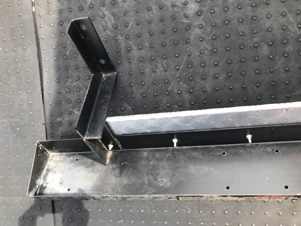 トラック パーツ リアバンパー ステー付き 足場 シマ板 の商品詳細