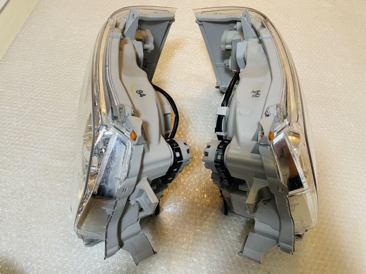 祝開店大放出セール開催中 極美品 ASSY 破損無 トヨタ 純正 200系 4型