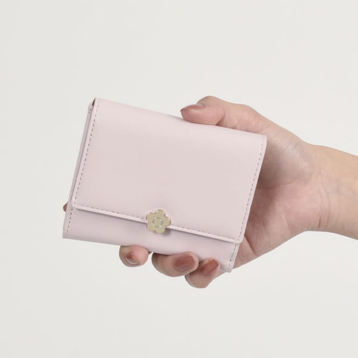 マリークワント 牛革 二つ折り財布 レザー ウォレット ピンク マリークワント 牛革 二つ折り財布 レザー ウォレット ピンク