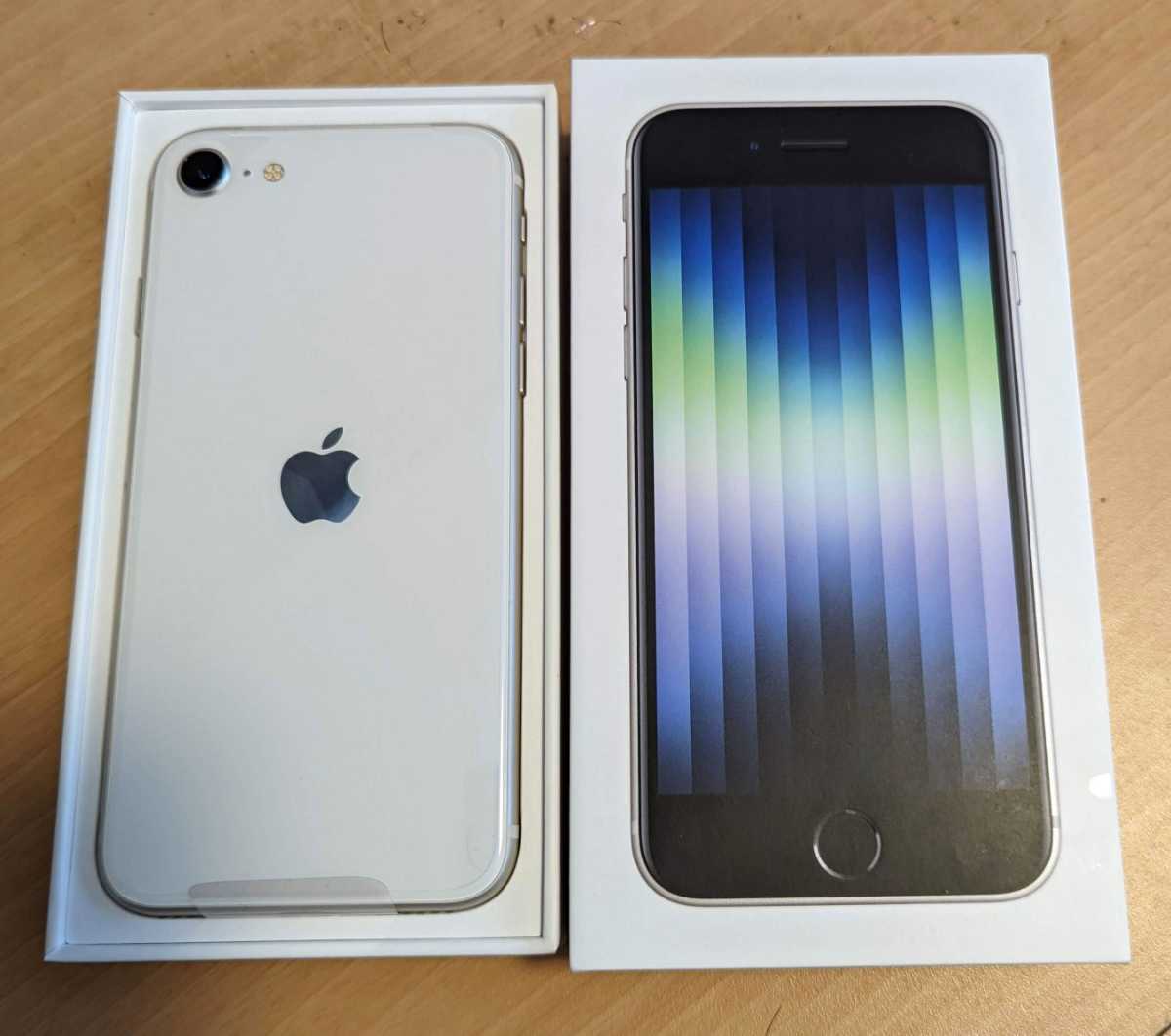 iPhone se 128GB 第3世代 se3 スターライト ホワイト SIMフリー 手帳