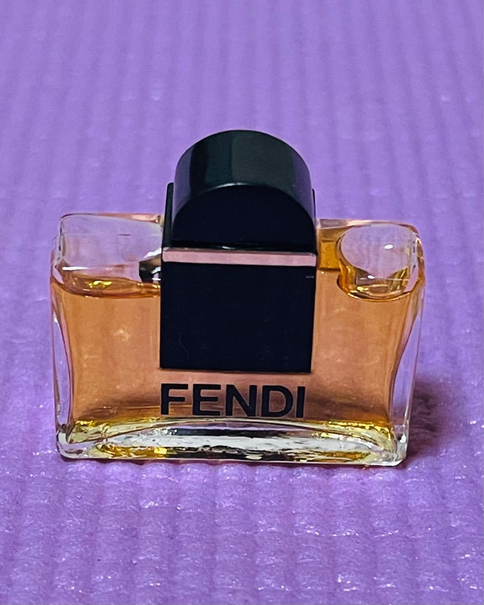 FENDI フェンディ オードパルファム 香水 5ml 未使用 ミニ 希少 レア 廃盤 ファンディ フェンディオードパルファム7.5ml