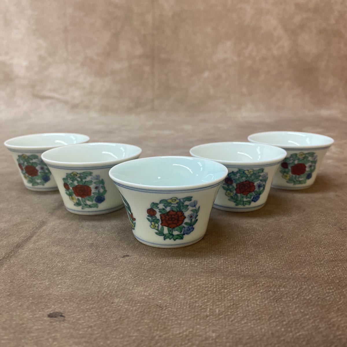 美品 大明成化年製 茶器 5点 茶碗 湯呑 中国茶 花の絵 煎茶道具 色絵