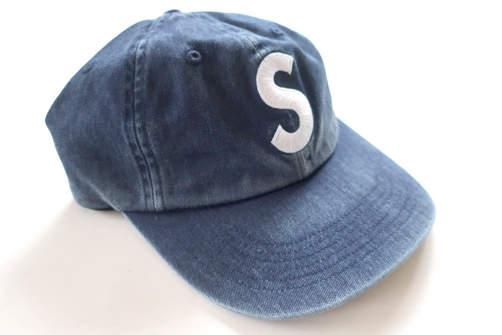 【送料関税無料】 Pigment Supreme Print 6-PanelシュプリームピグメントプリントSロゴ6パネルキャップIndigoインディゴ Logo S 帽子