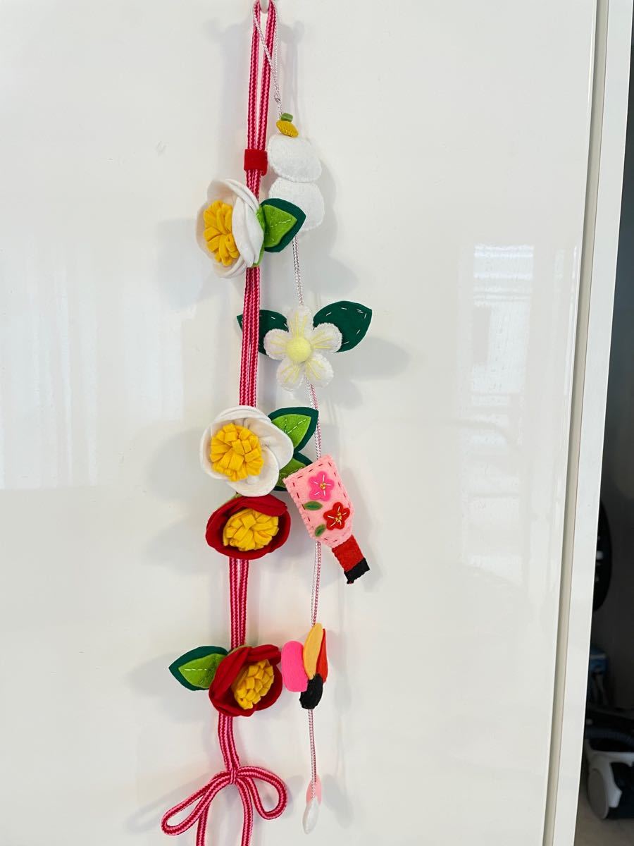 ハンドメイド☆フェルトで作ったお正月の吊るし飾り☆2点セット☆壁飾り　さげもん　椿　つばき　ツバキ