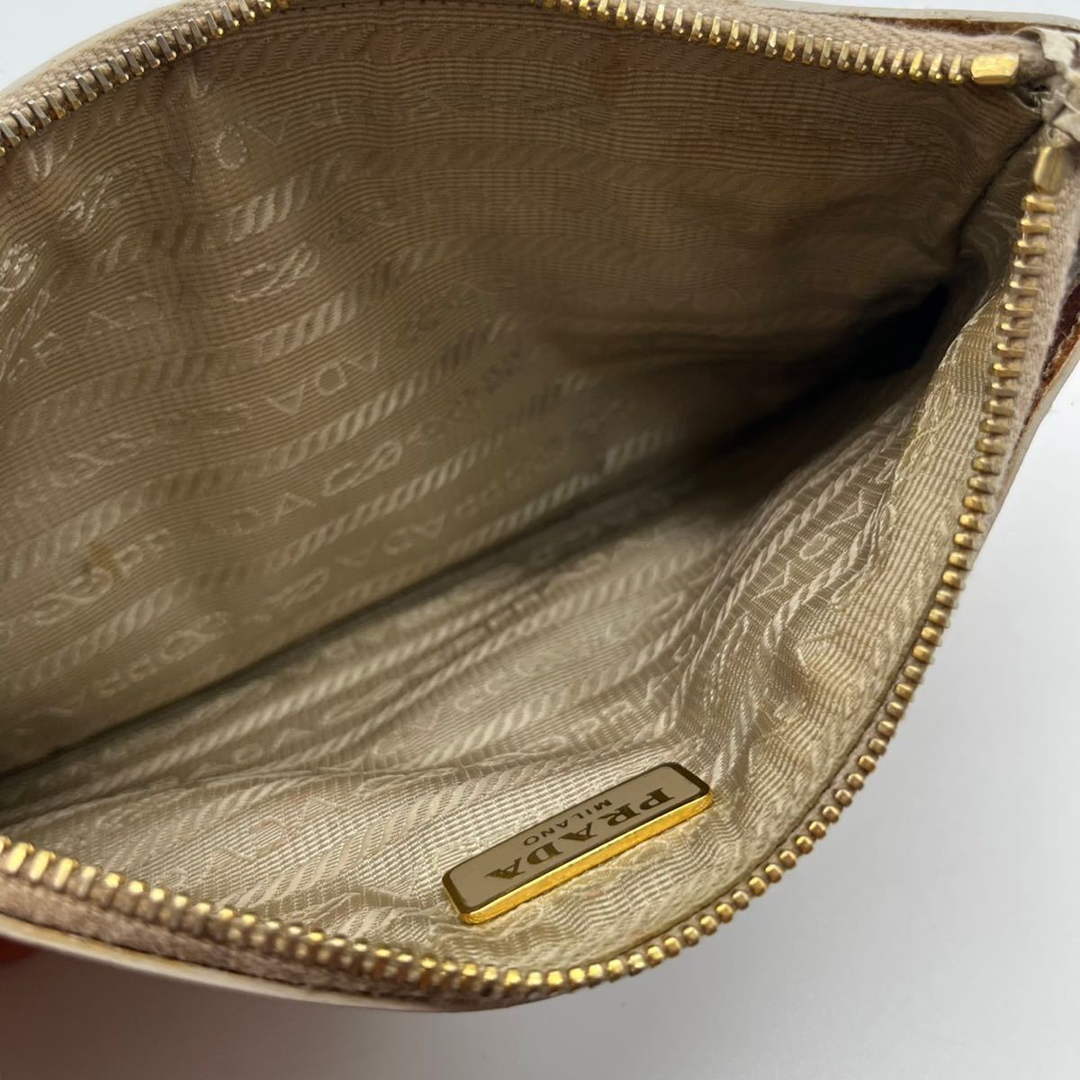 1円《極美品》PRADA プラダ ショルダーバッグ 斜めがけ クロス 1円《極美品》PRADA プラダ ショルダーバッグ 斜めがけ クロス