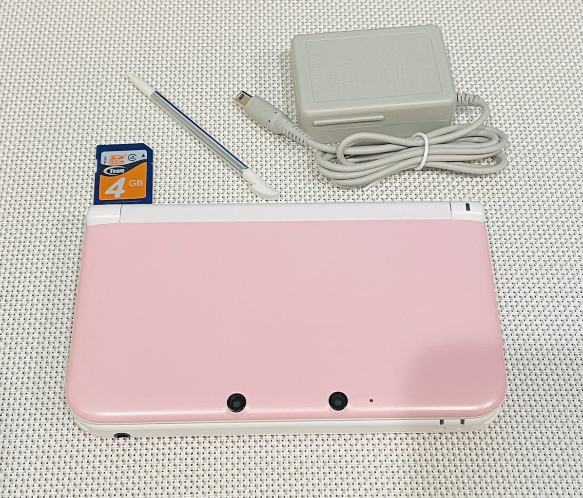 ニンテンドー3DS LL ピンクホワイト 本体動作品 送料無料 付属品付き