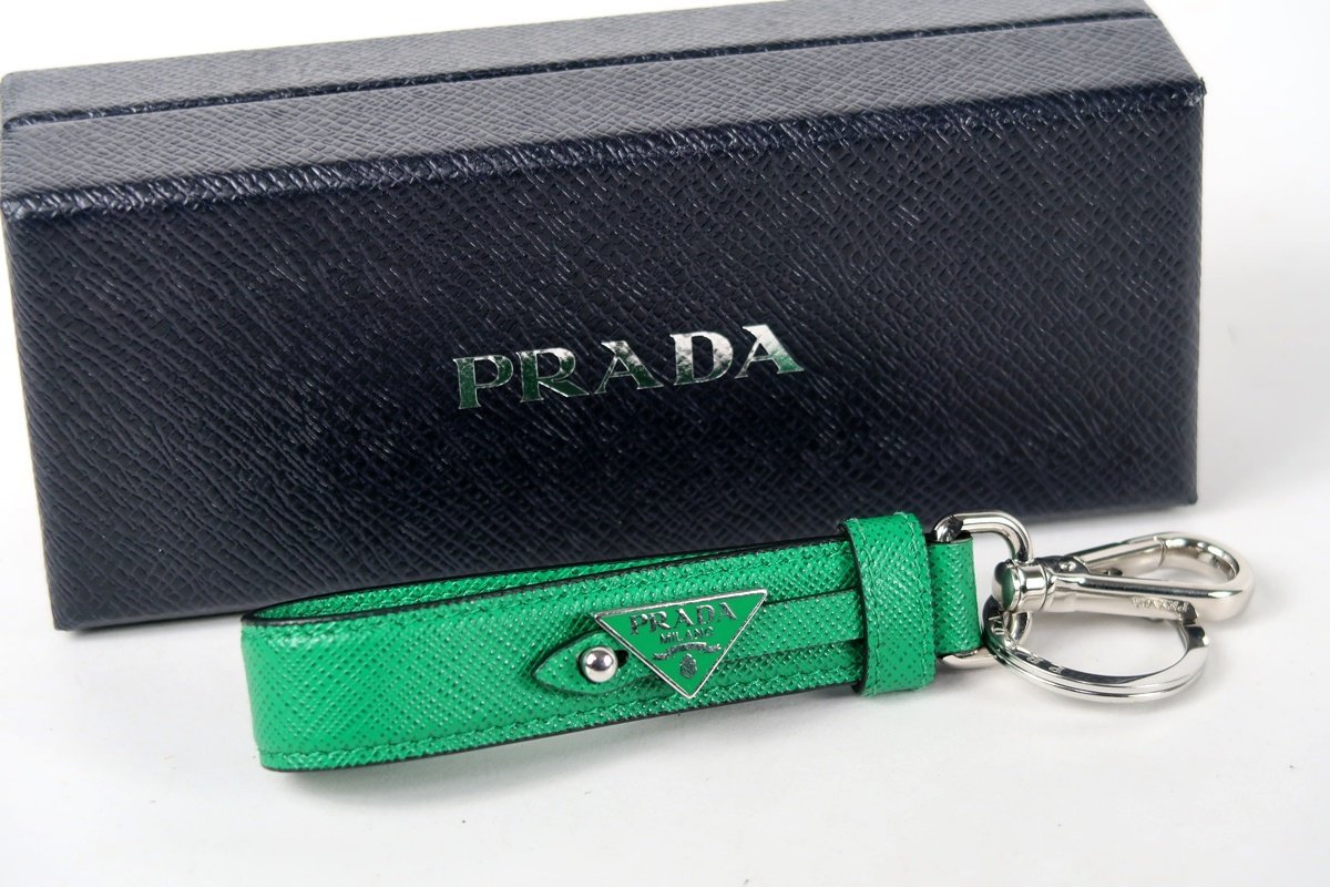 全品送料無料】 PRADA(プラダ)のサファーノレザーキーリング PRADA 美