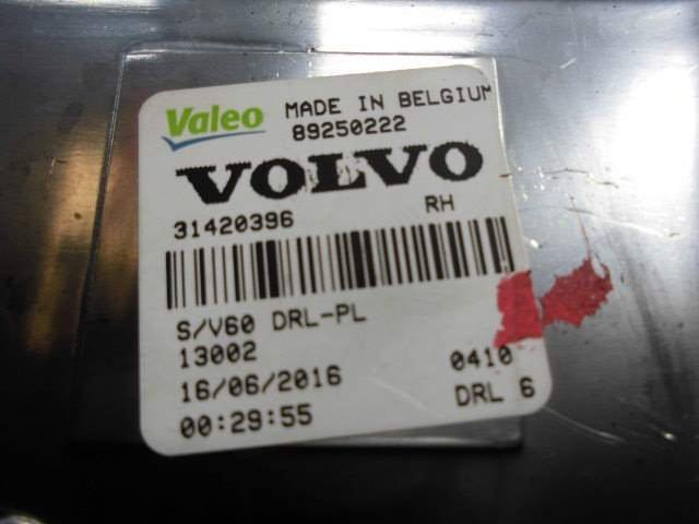 VOLVO V60 FB правый дневной свет 31420396 противотуманые фары Volvo 