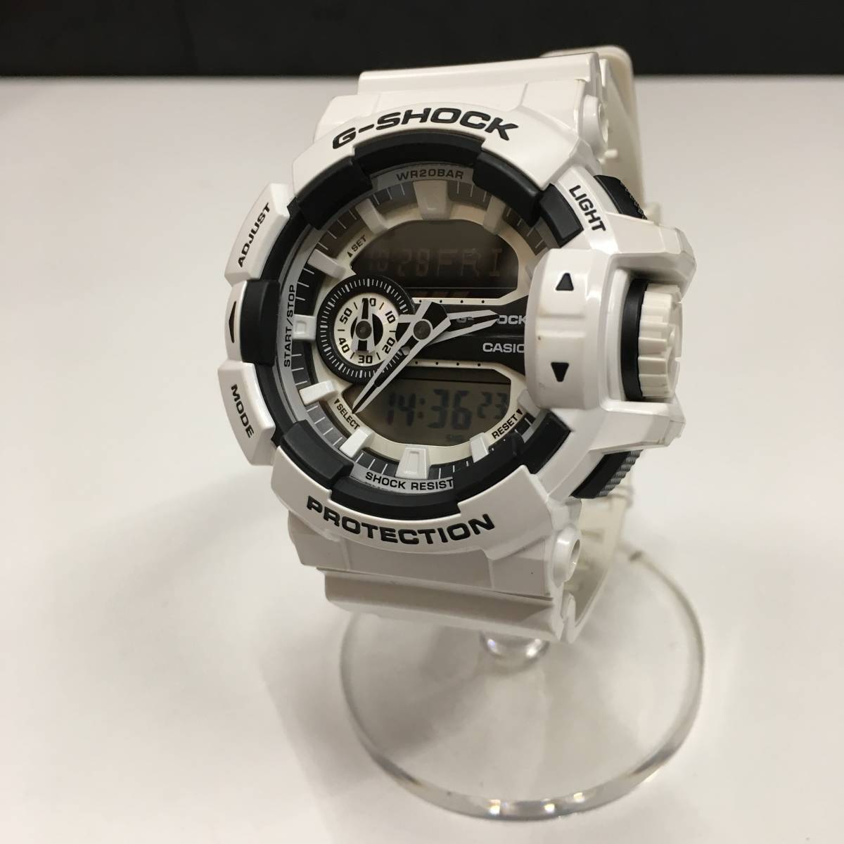 ●古2810　CASIO　カシオ　腕時計　G-SHOCK　ジーショック　GA-400-7AJF　箱・説明書あり_画像1
