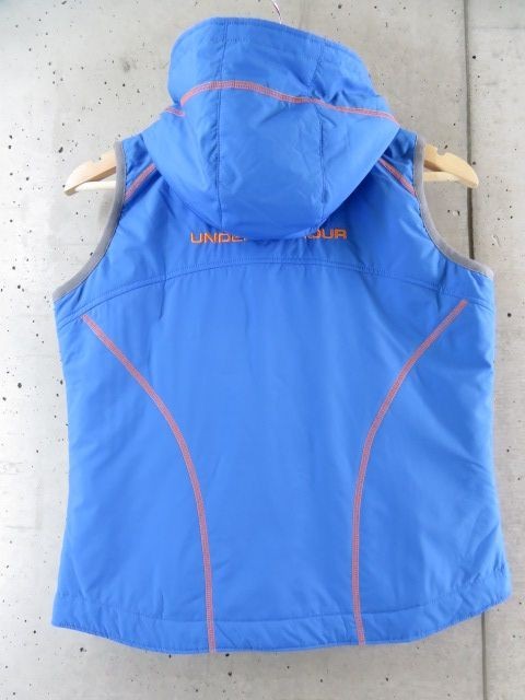 6090m20◆お洒落◆UNDER ARMOUR アンダーアーマー フーディ 中綿ベスト SM/パーカー/ジャージ/ジャケット/レディース/女性/婦人_画像4