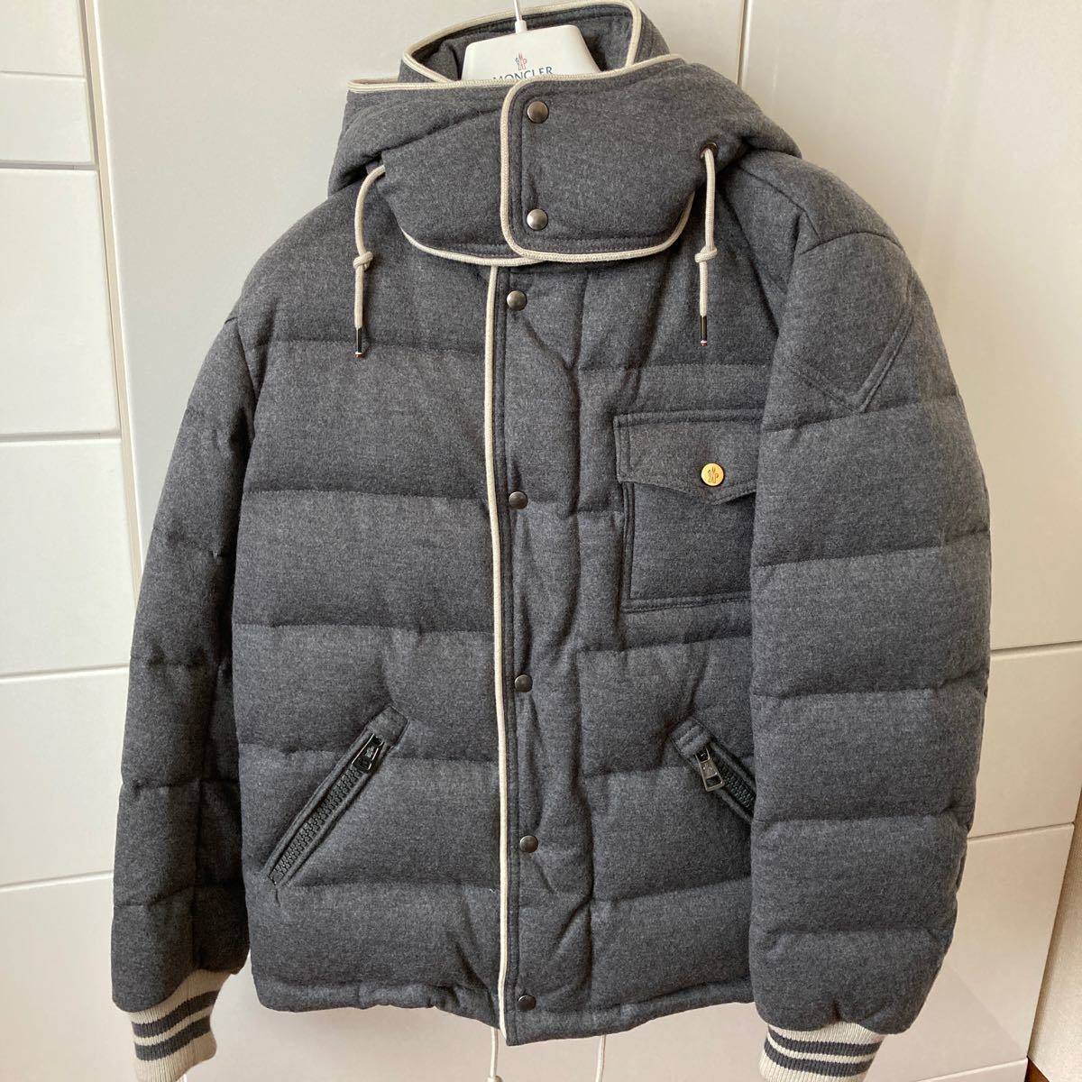 MONCLER ダウンジャケットBRESLE