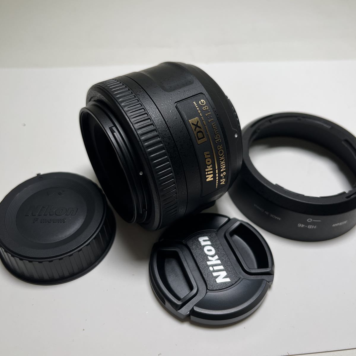 ⑥AF-S DX NIKKOR 35mm f/1.8Gカメラレンズ　　　★送料無料★ニコン　Nikon HB-46フード付き_画像1