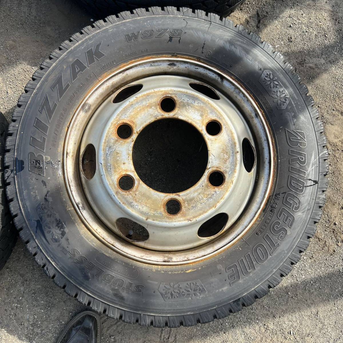 215 70R17.5 118 116L BRIDGESTONE ブリヂストン BLIZZAK ブリザック