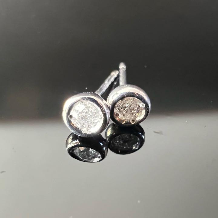 K18WG 0.05ct ダイヤモンド ピアス 18金 ホワイトゴールド_画像2