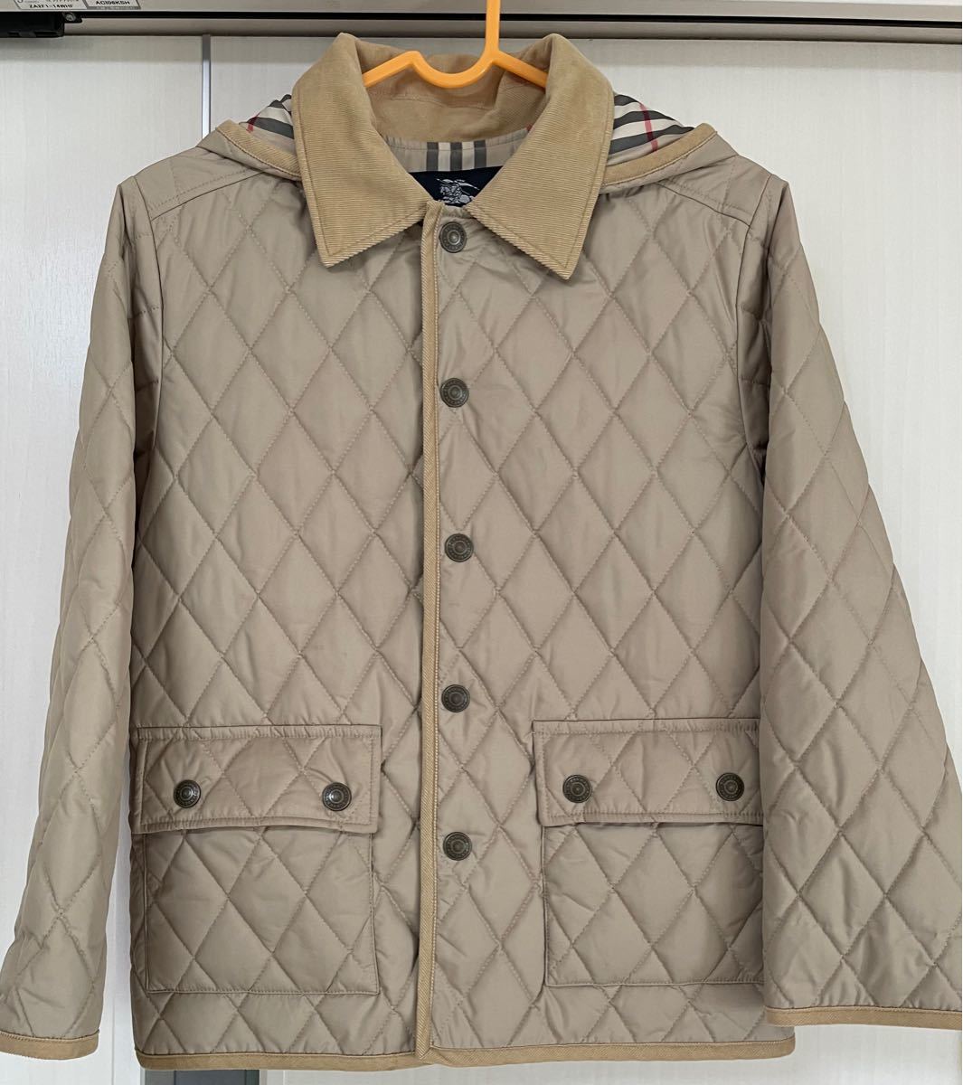 最終お値下げ！2回着用のみ 超美品  男女兼用 バーバリー BURBERRY 140cm キルティングジャケットベージュ