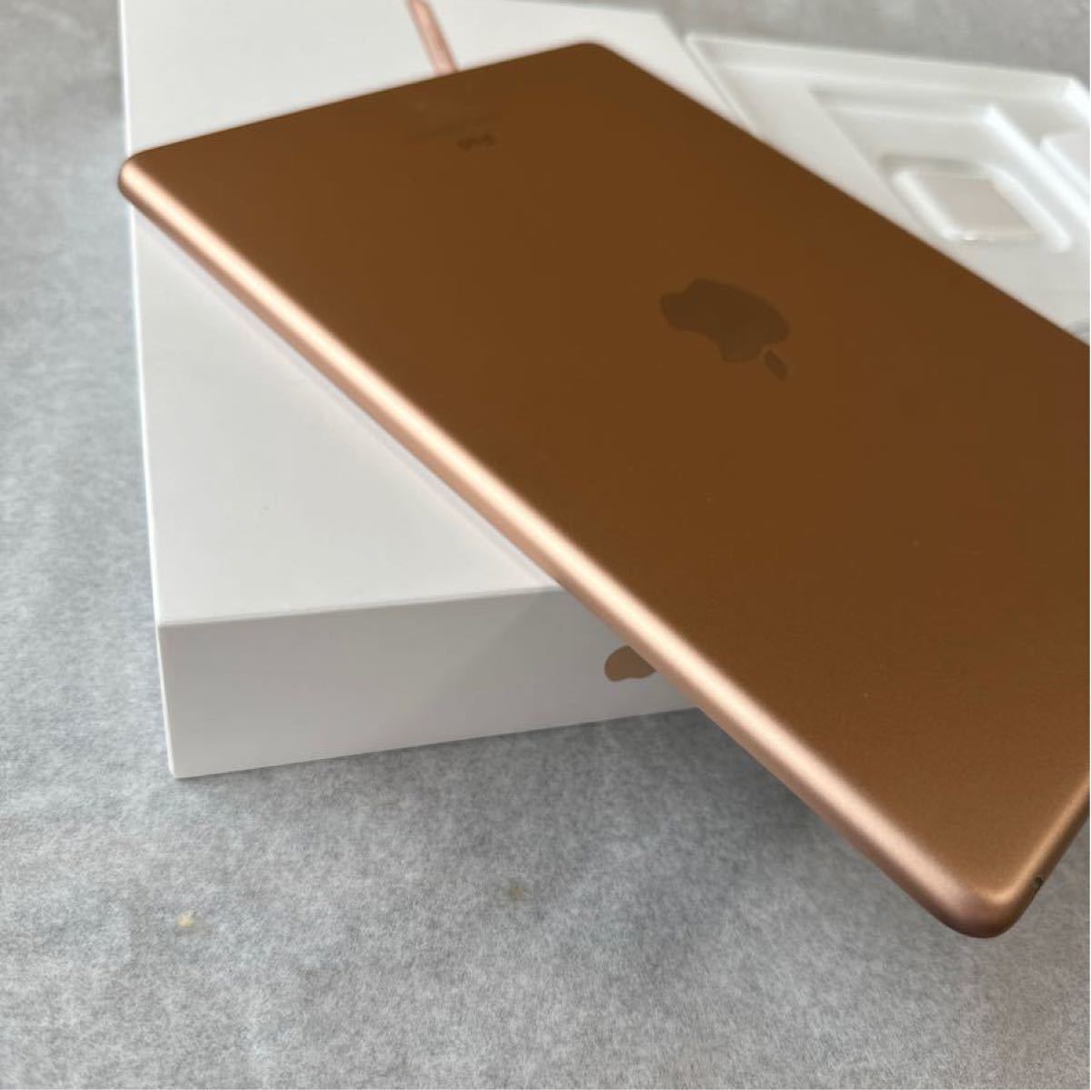 極美品 iPad 第6世代 128GB ゴールド Wi-Fiモデル GOLD｜PayPayフリマ