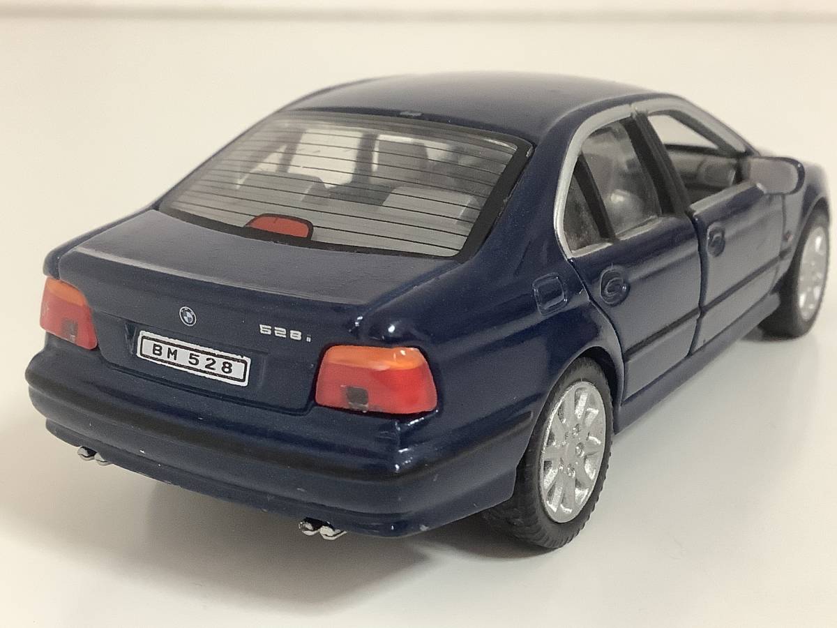 都内で BMW 4代目 5シリーズ E39 528i 525i 530i 540i 前期型 1996年式 ホンウェル