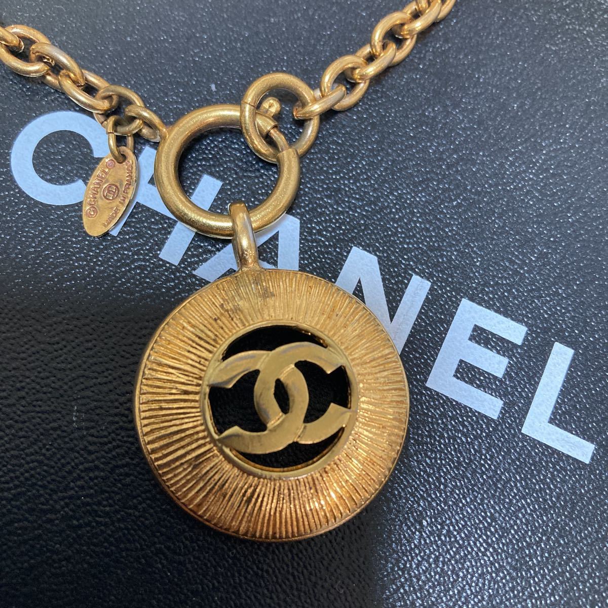 ヤフオク! - CHANEL シャネル コメ刻印あり ココマーク サークル ヤフオク! - CHANEL シャネル コメ刻印あり ココマーク サークル