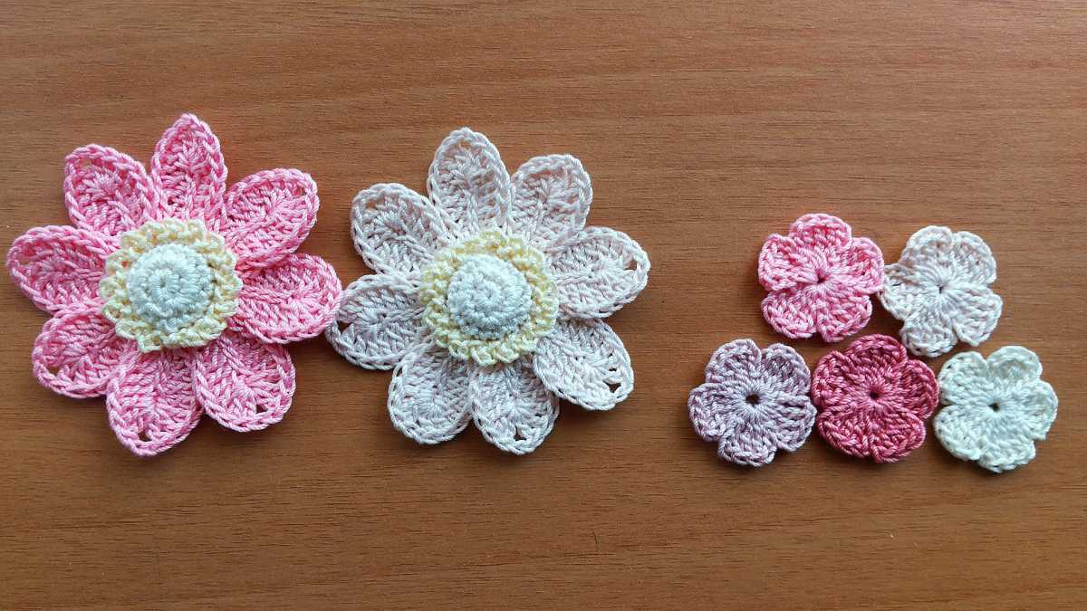 ☆ハンドメイド☆お花のモチーフ　２５個☆_画像5