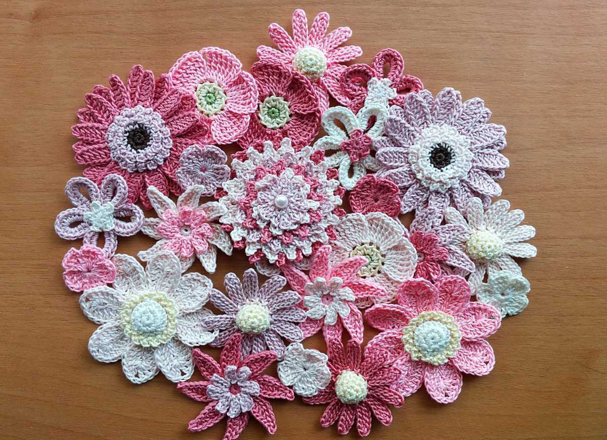 ☆ハンドメイド☆お花のモチーフ　２５個☆_画像2