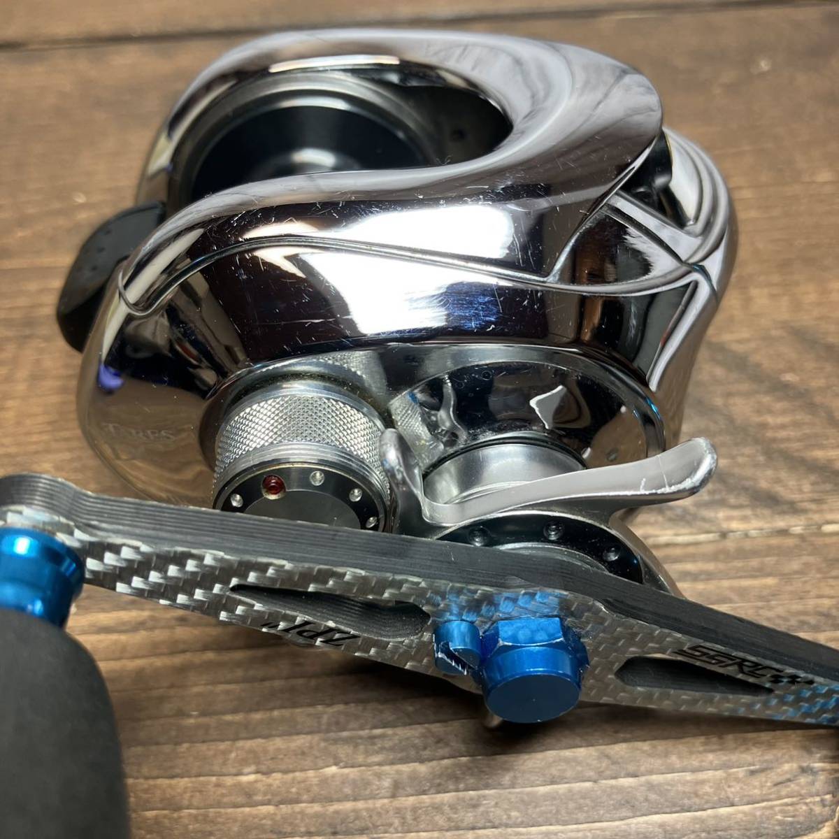 【SHIMANO】シマノ ベイトリール ANTARES DC アンタレス 右ハンドル SSRCカーボンハンドル